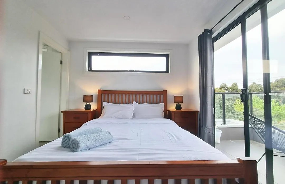 Rosie Townhouse In Prime Location Close To Cbd-1